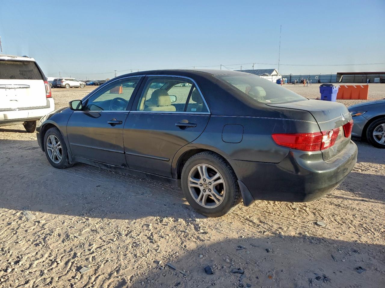 2005 HONDA ACCORD LX photo 2