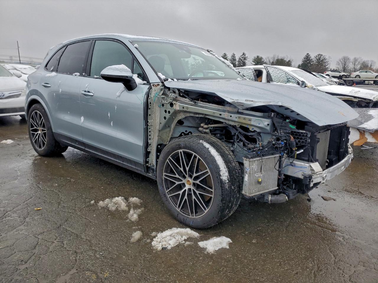 2024 PORSCHE CAYENNE photo 4