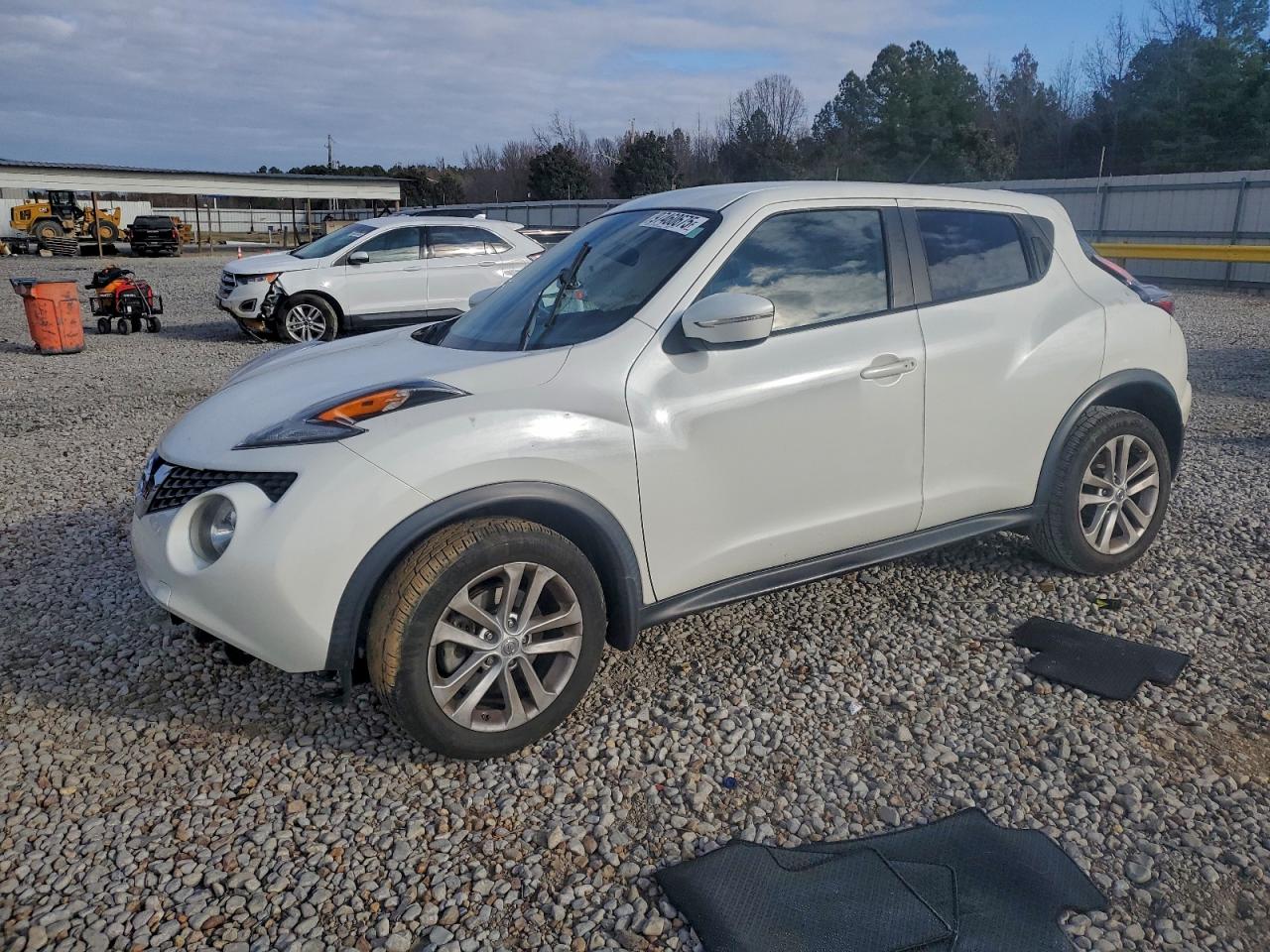 2015 NISSAN JUKE