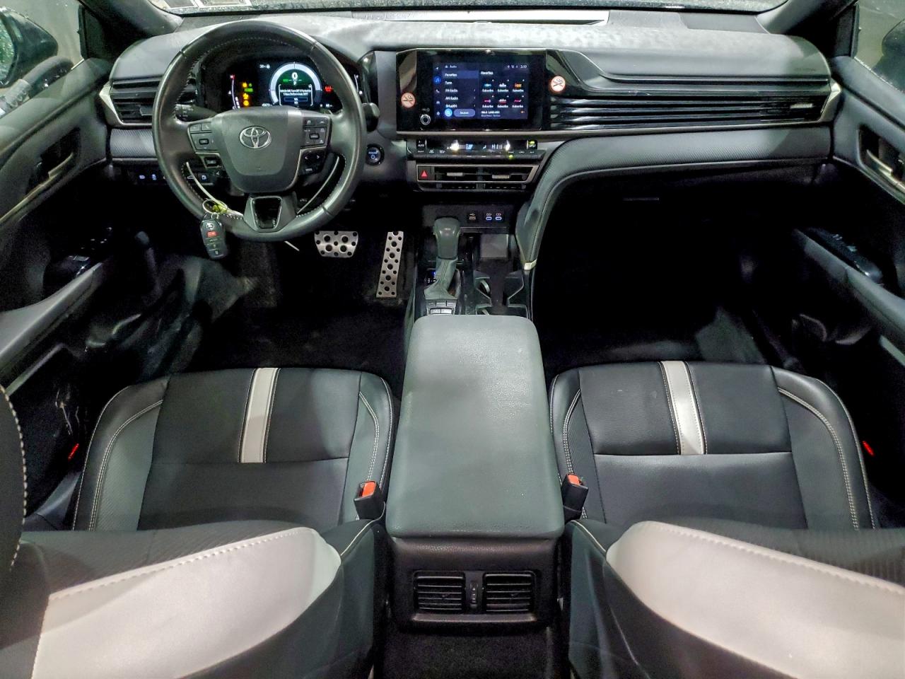 2025 TOYOTA CAMRY XSE photo 8