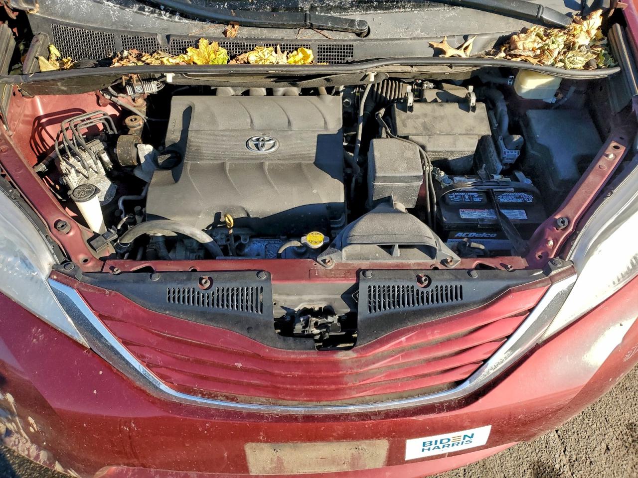 2016 TOYOTA SIENNA LE photo 12