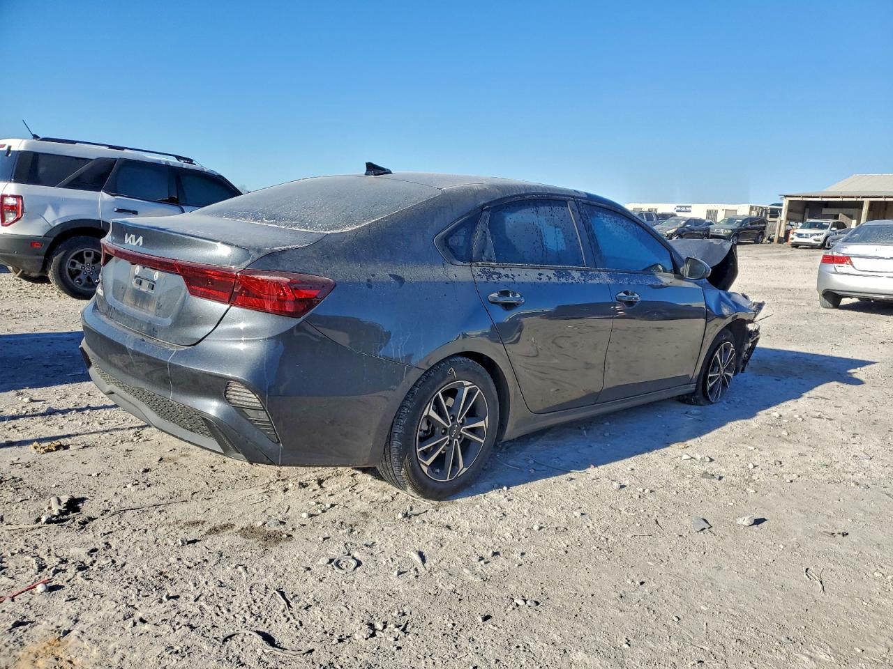 2024 KIA FORTE LX photo 3