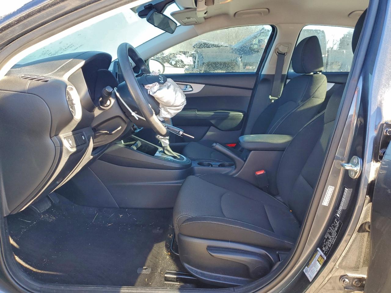 2024 KIA FORTE LX photo 7