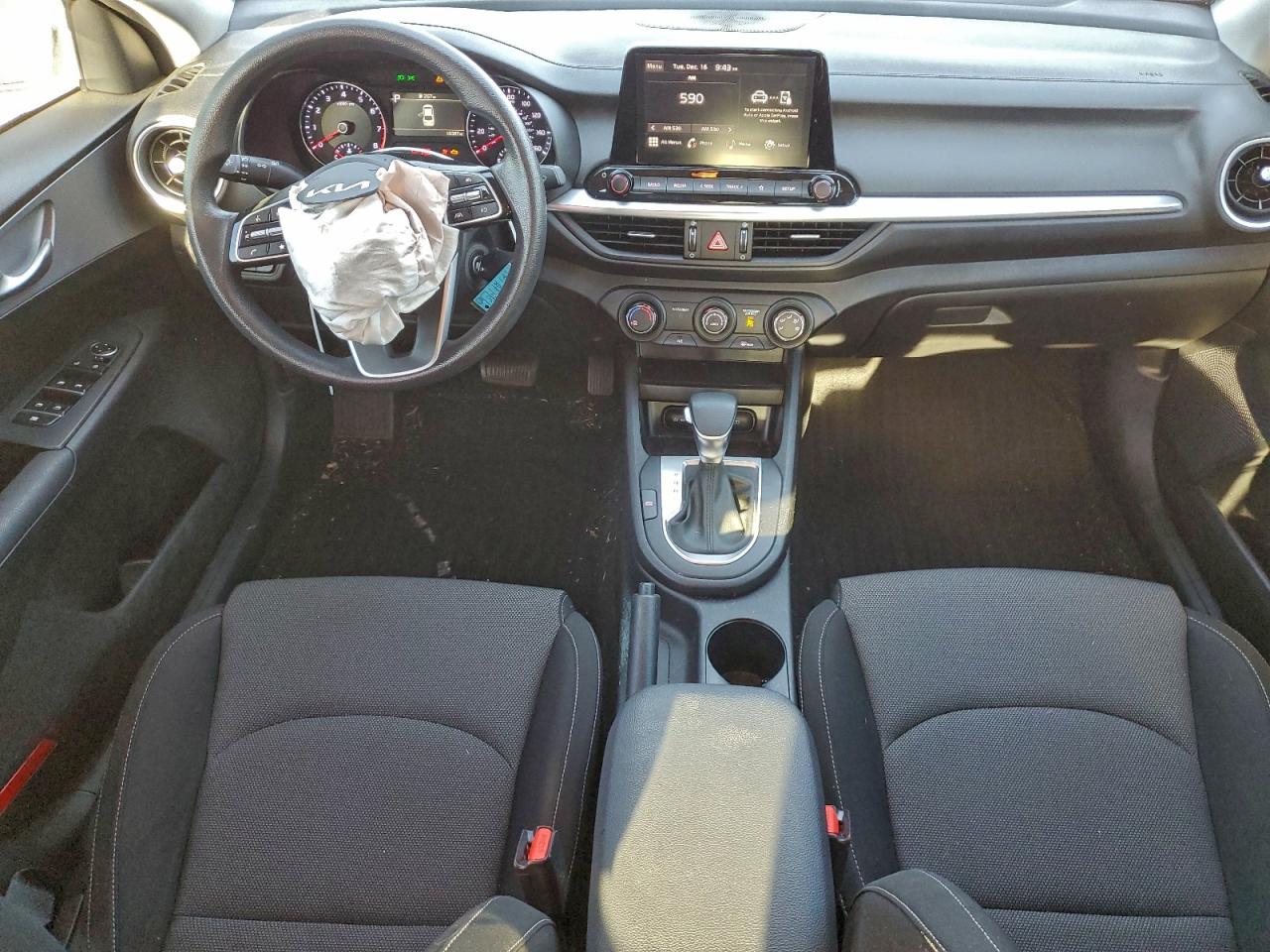 2024 KIA FORTE LX photo 8