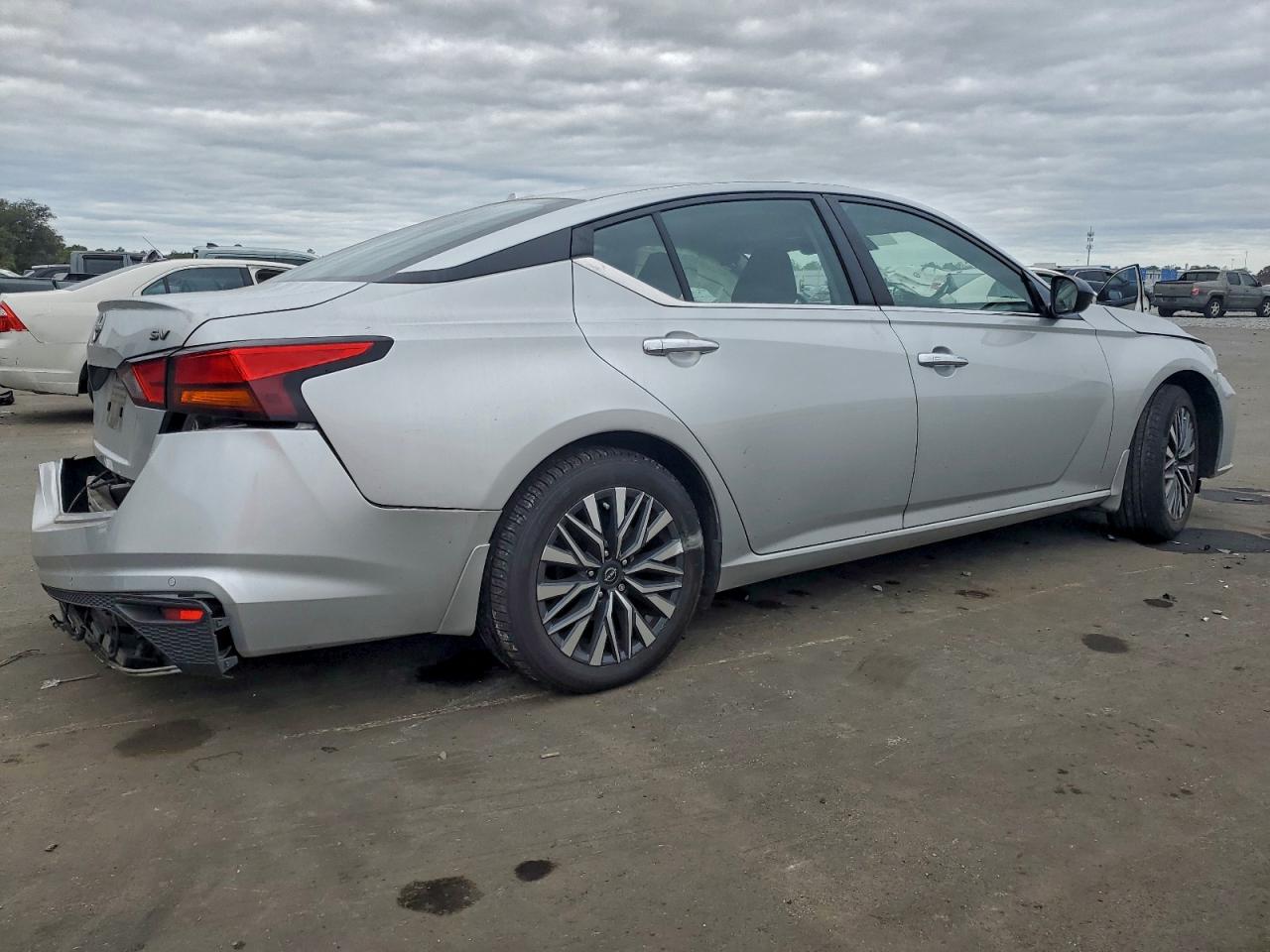 2024 NISSAN ALTIMA SV photo 3
