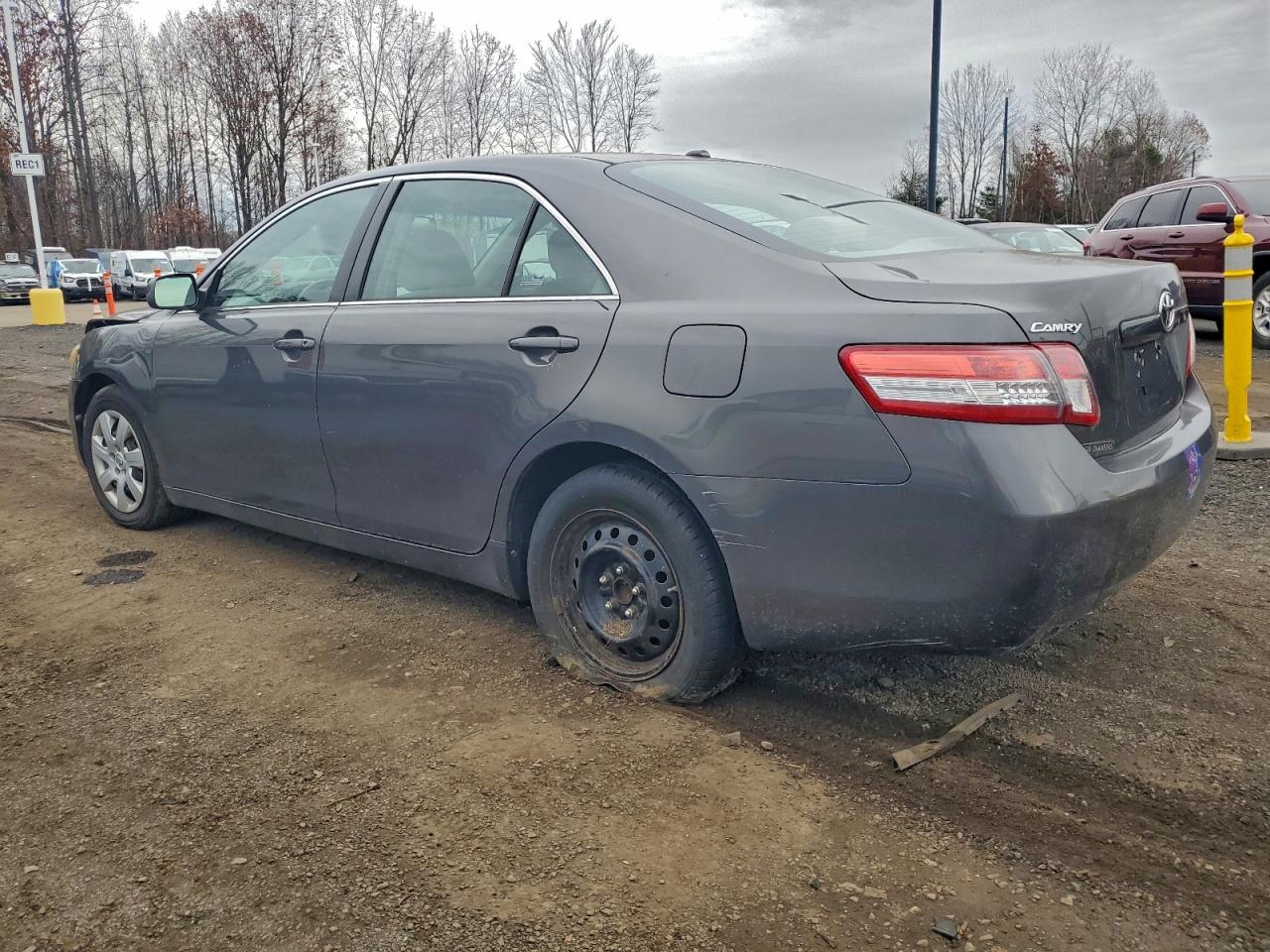 2010 TOYOTA CAMRY BASE photo 2