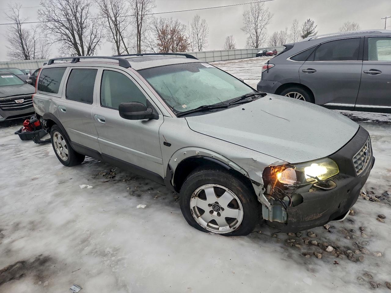 2004 VOLVO XC70 photo 4