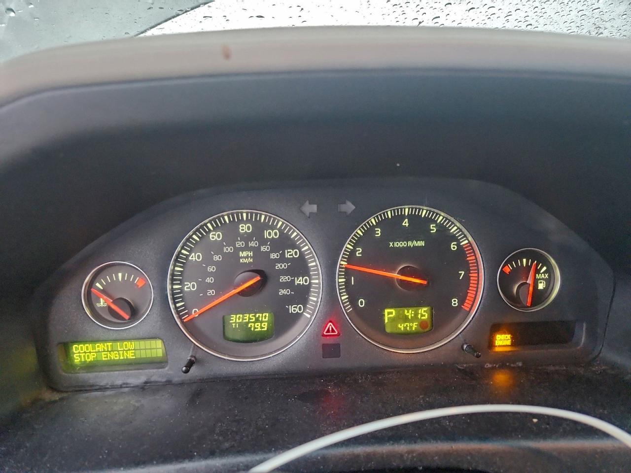 2004 VOLVO XC70 photo 9
