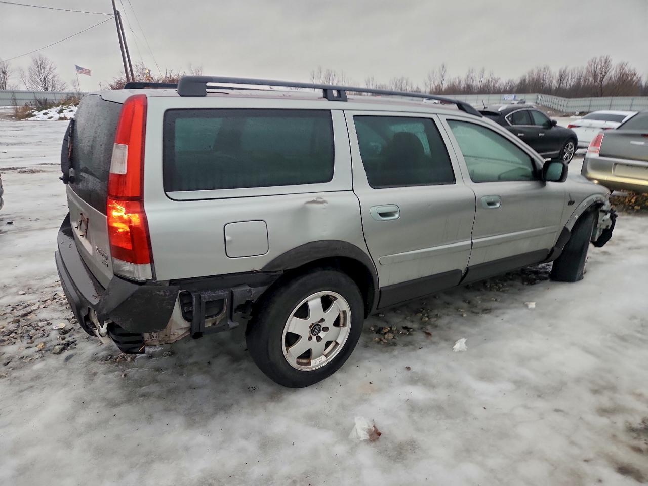 2004 VOLVO XC70 photo 3