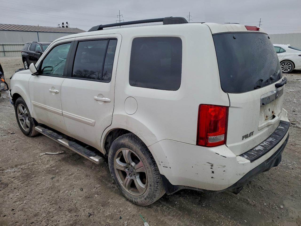 2015 HONDA PILOT EX photo 2