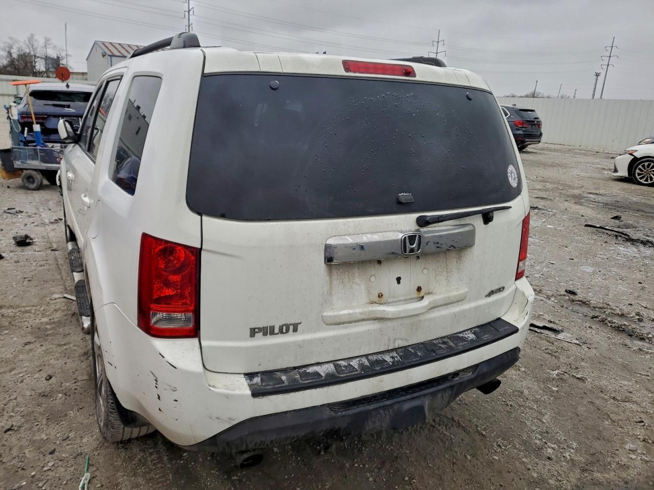 2015 HONDA PILOT EX photo 6