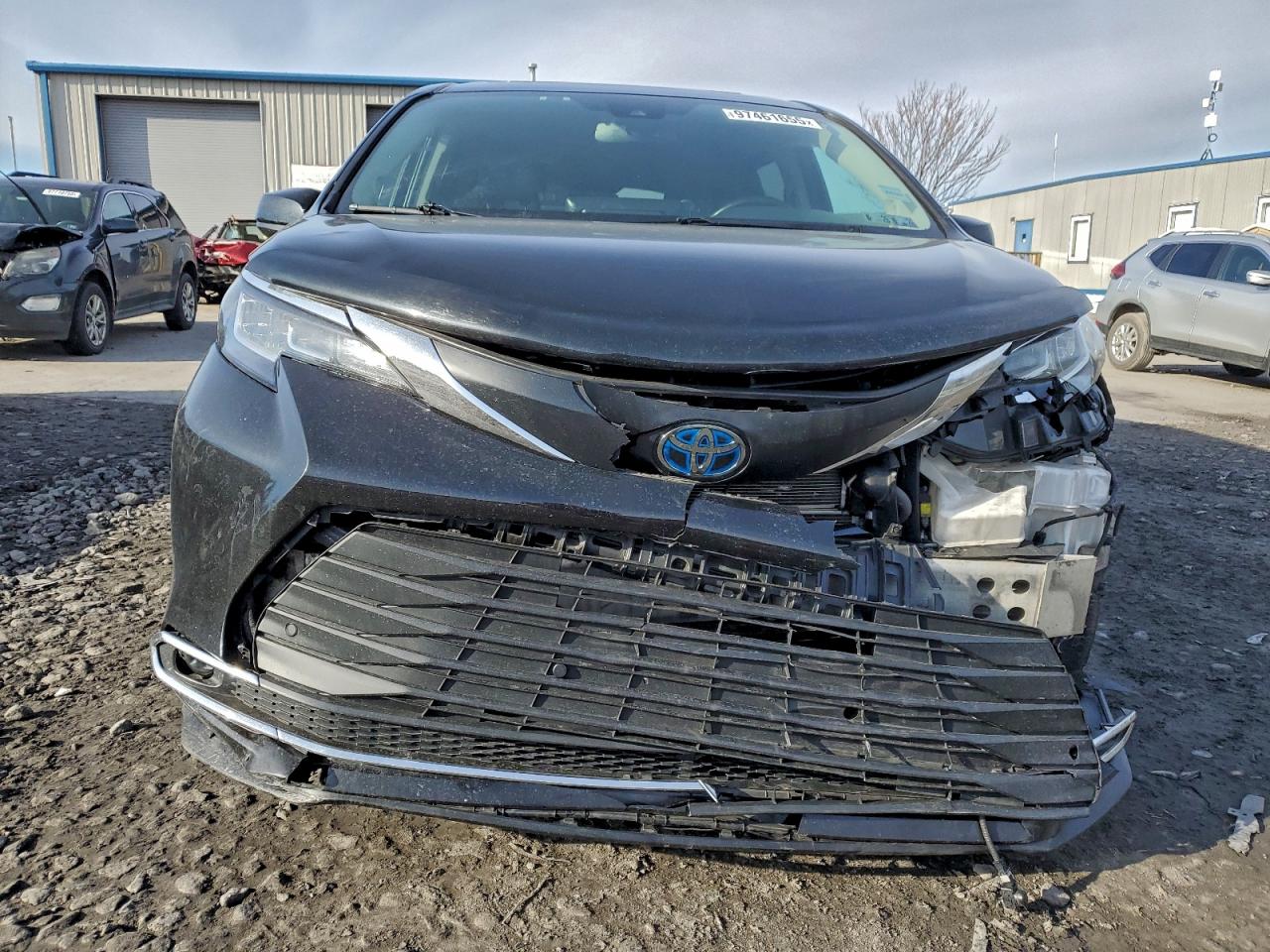 2021 TOYOTA SIENNA XLE photo 5