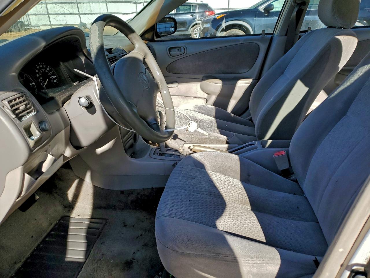 2001 TOYOTA COROLLA CE photo 7