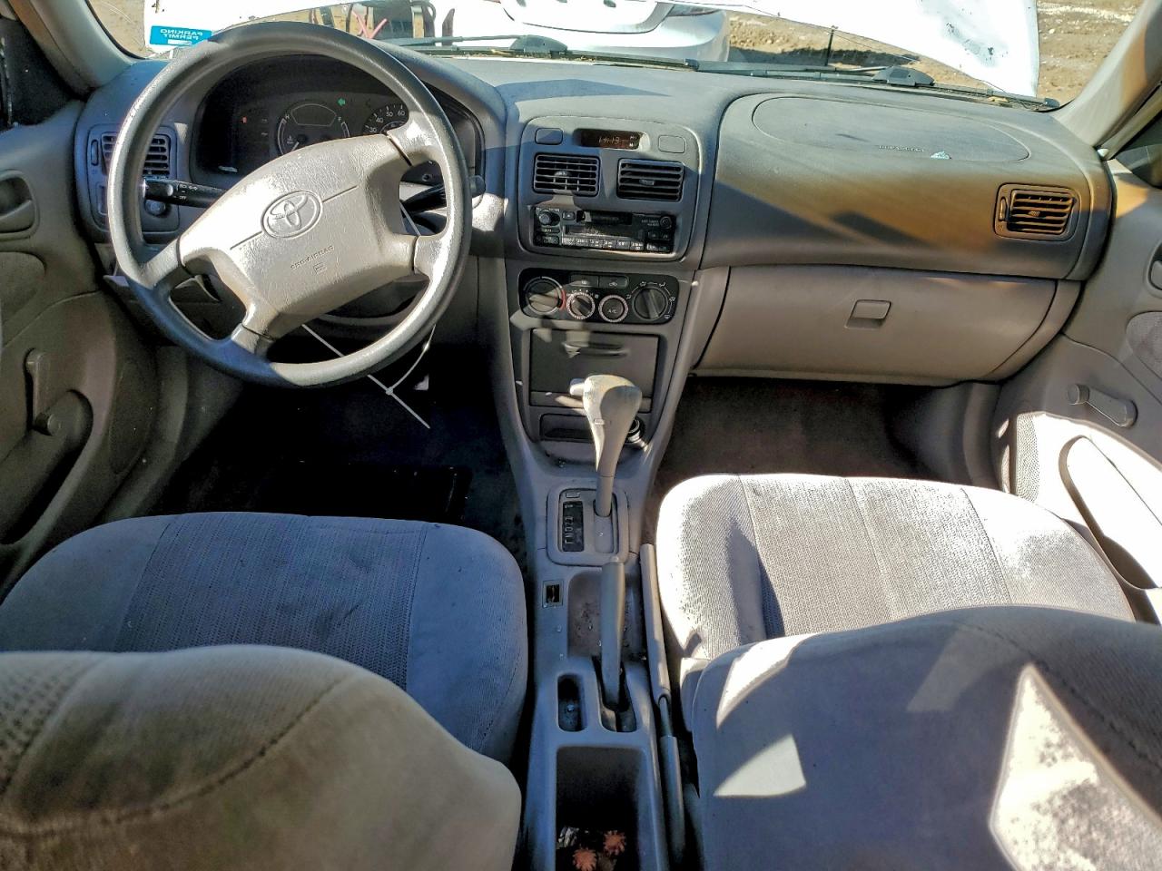 2001 TOYOTA COROLLA CE photo 8
