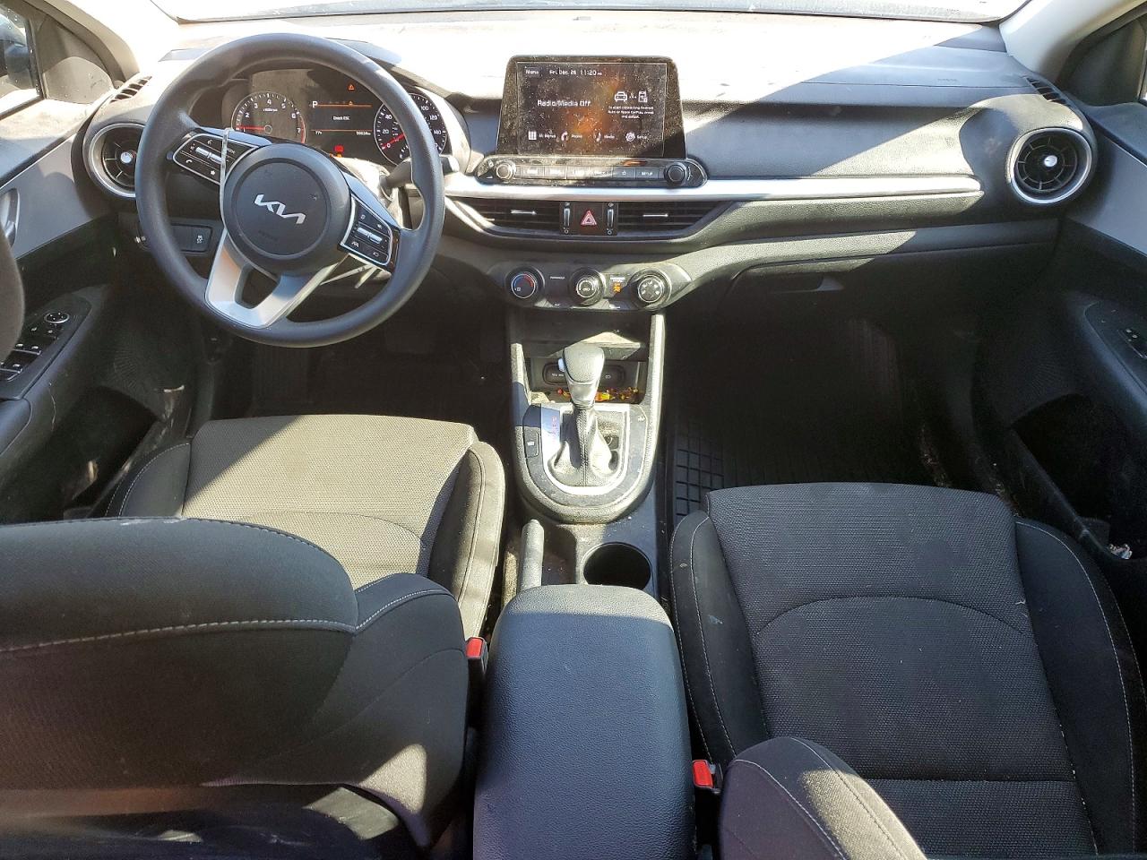 2024 KIA FORTE LX photo 8