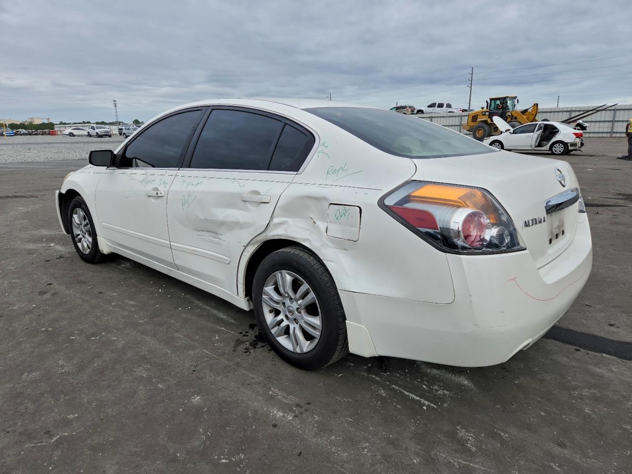 2011 NISSAN ALTIMA BASE photo 2