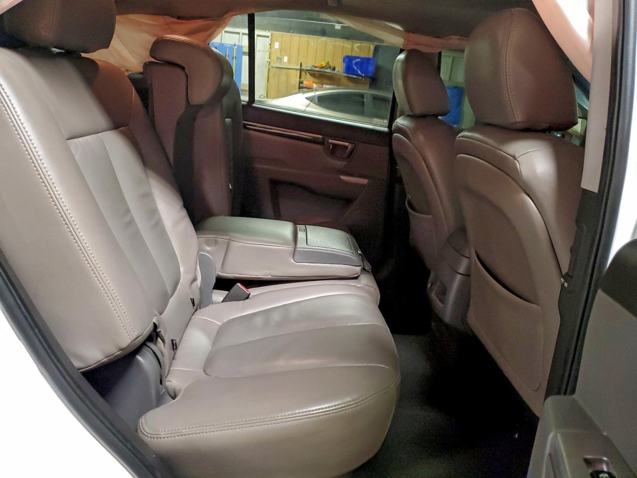 2010 HYUNDAI SANTA FE GLS photo 11