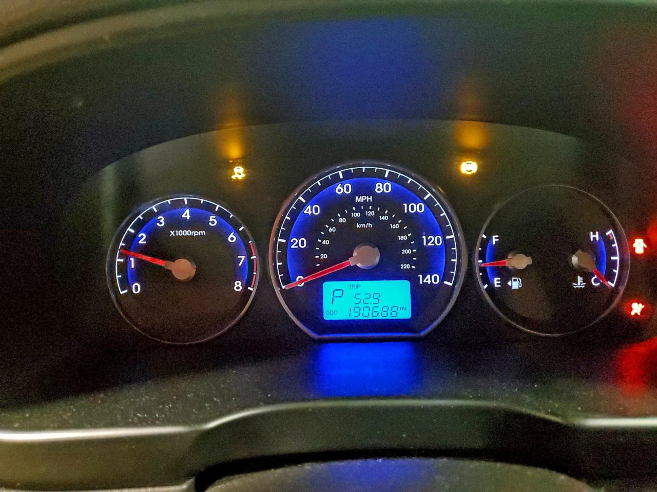 2010 HYUNDAI SANTA FE GLS photo 9