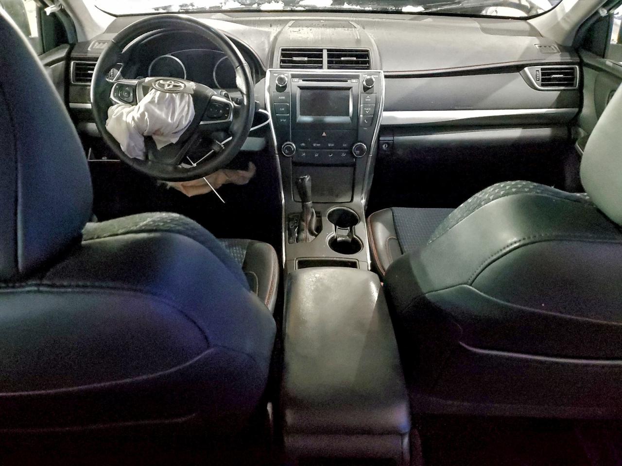 2015 TOYOTA CAMRY LE photo 8