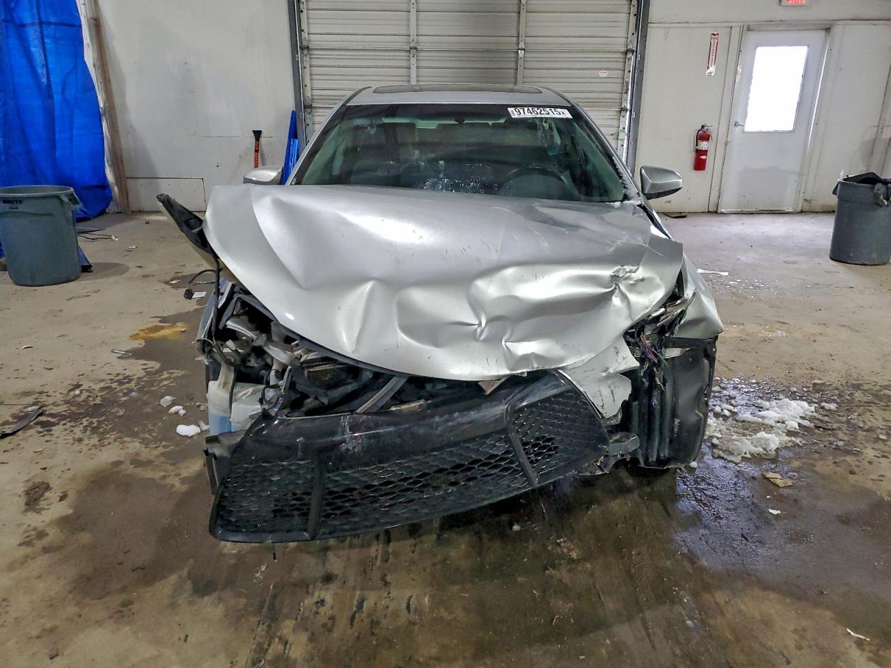 2015 TOYOTA CAMRY LE photo 5