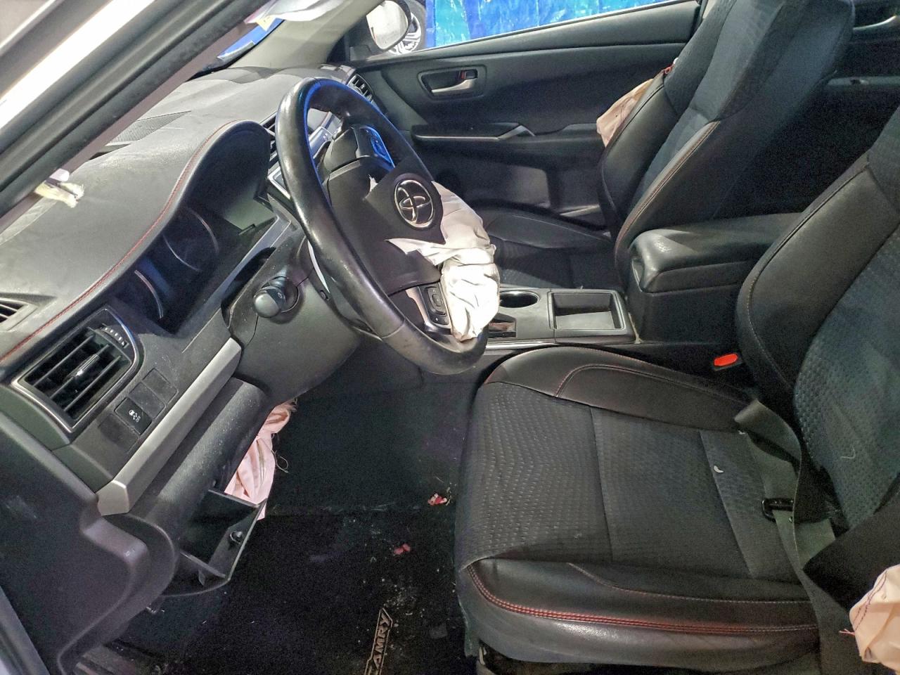 2015 TOYOTA CAMRY LE photo 7