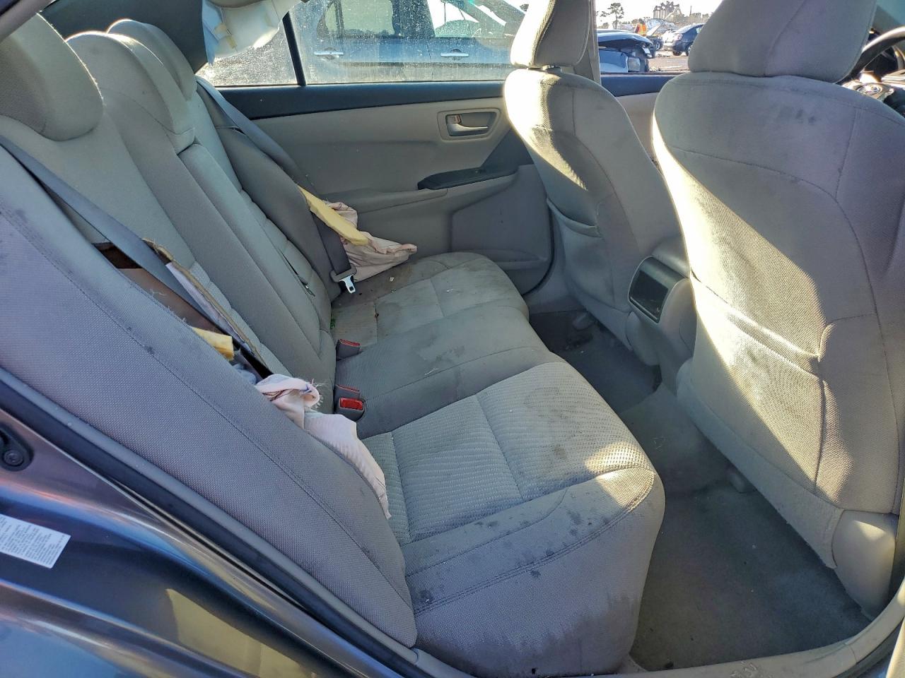 2017 TOYOTA CAMRY LE photo 10