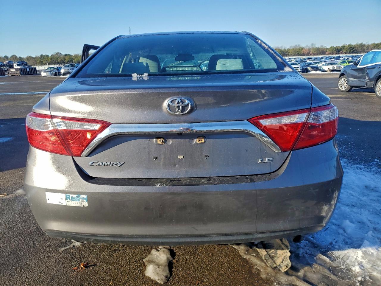 2017 TOYOTA CAMRY LE photo 6