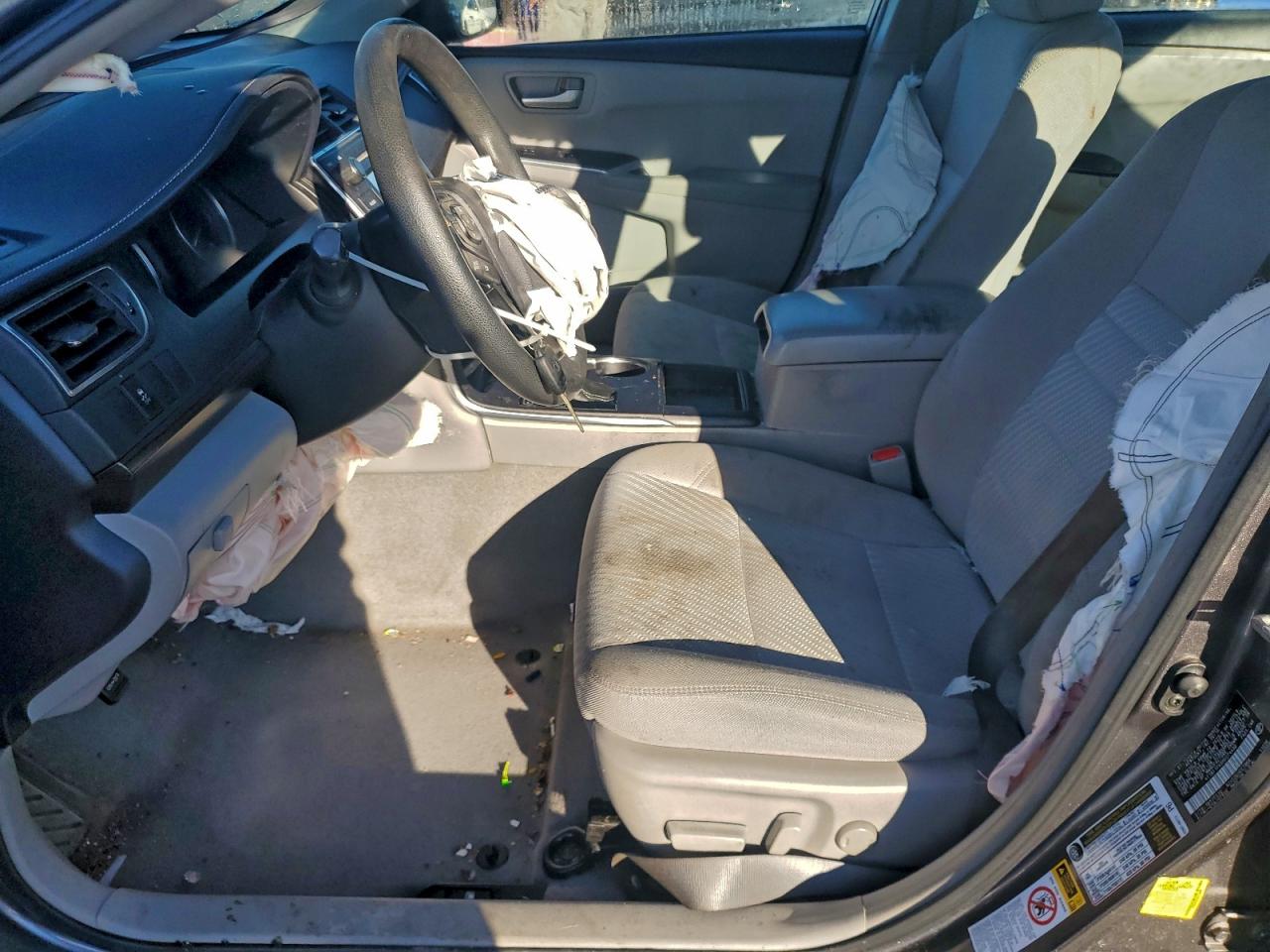 2017 TOYOTA CAMRY LE photo 7