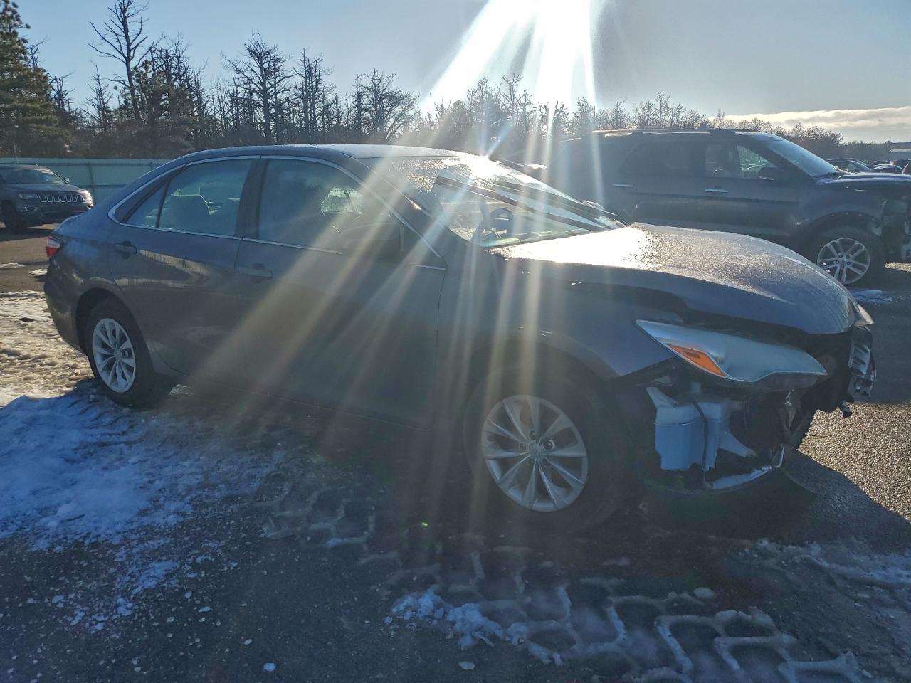 2017 TOYOTA CAMRY LE photo 4