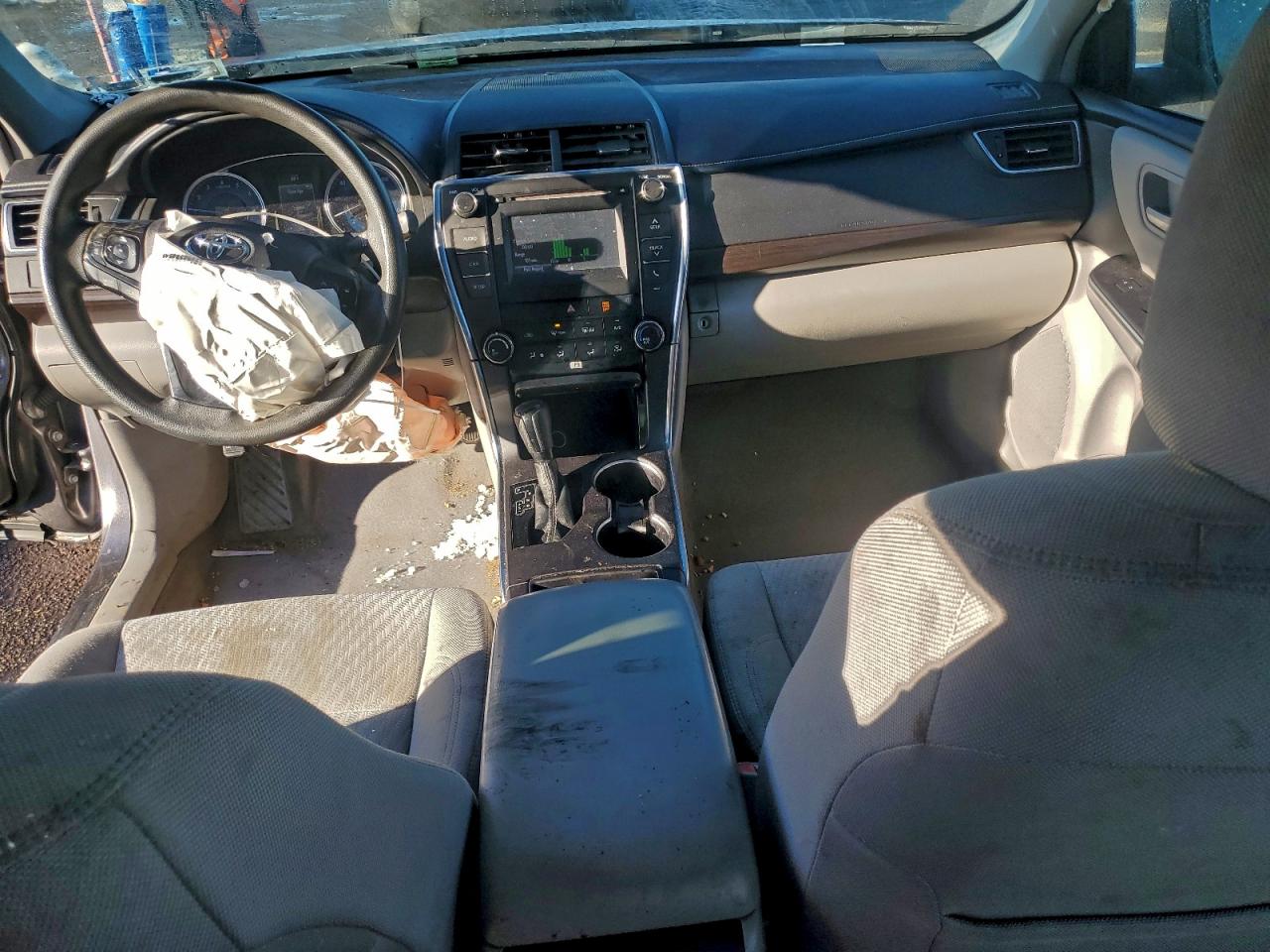 2017 TOYOTA CAMRY LE photo 8