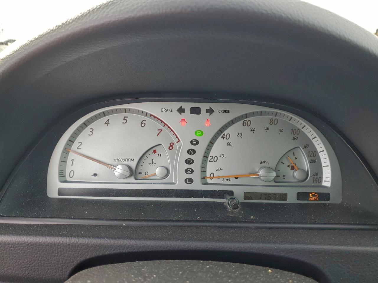 2002 TOYOTA CAMRY LE photo 9