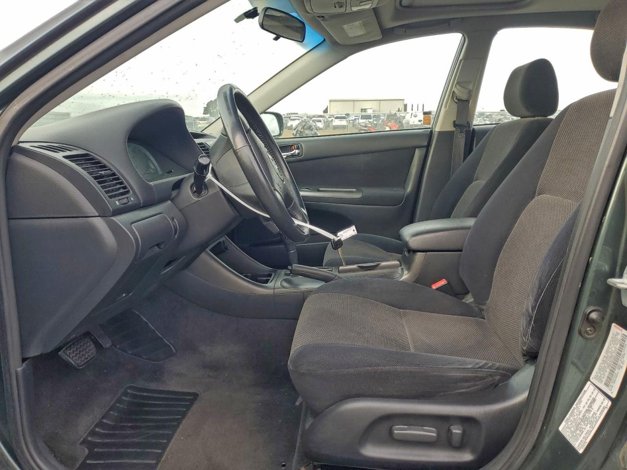 2002 TOYOTA CAMRY LE photo 7
