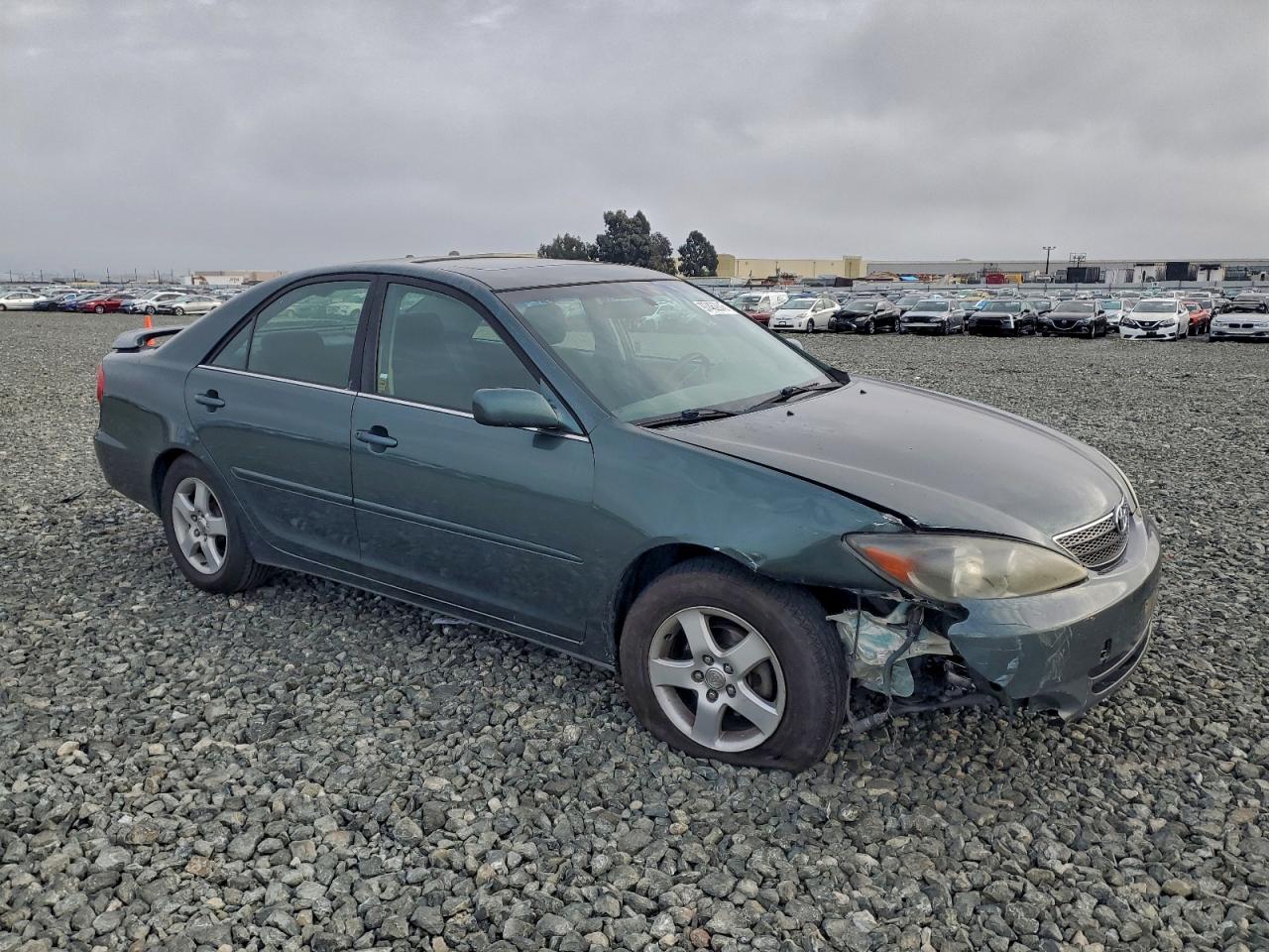 2002 TOYOTA CAMRY LE photo 4