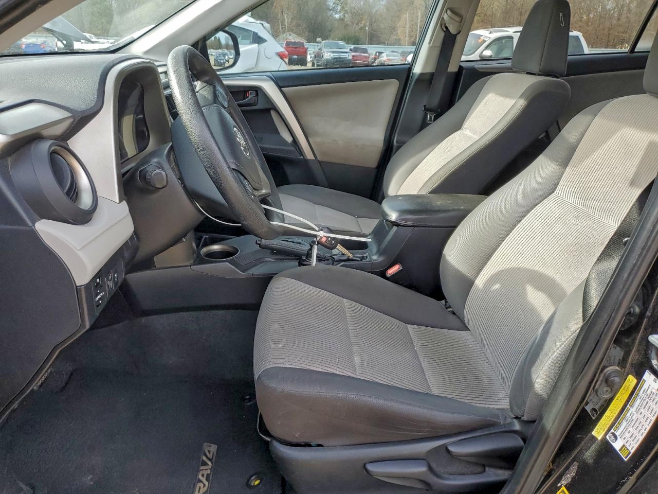 2015 TOYOTA RAV4 LE photo 7
