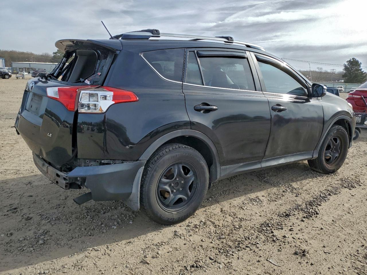 2015 TOYOTA RAV4 LE photo 3
