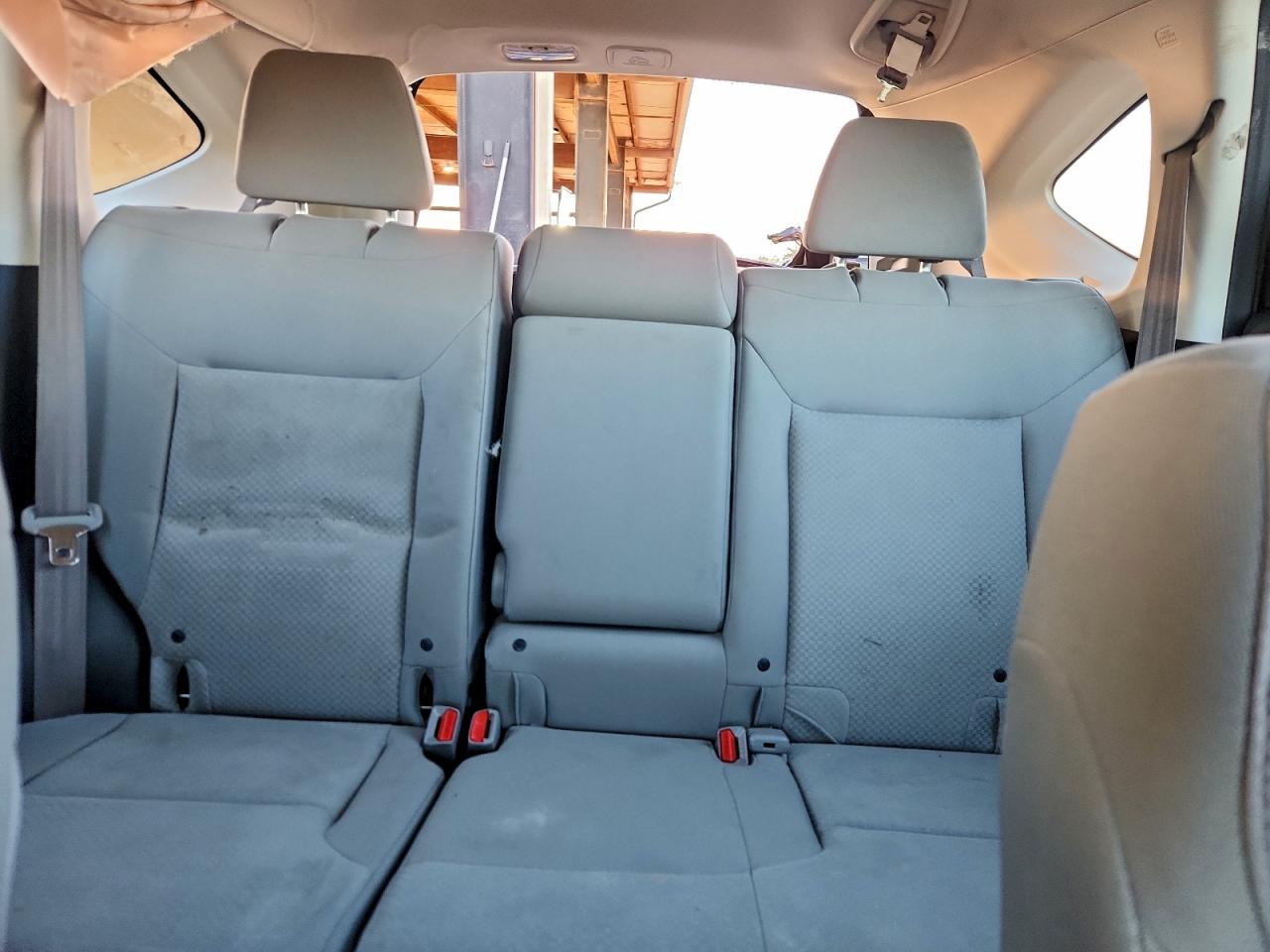 2016 HONDA CR-V LX photo 10