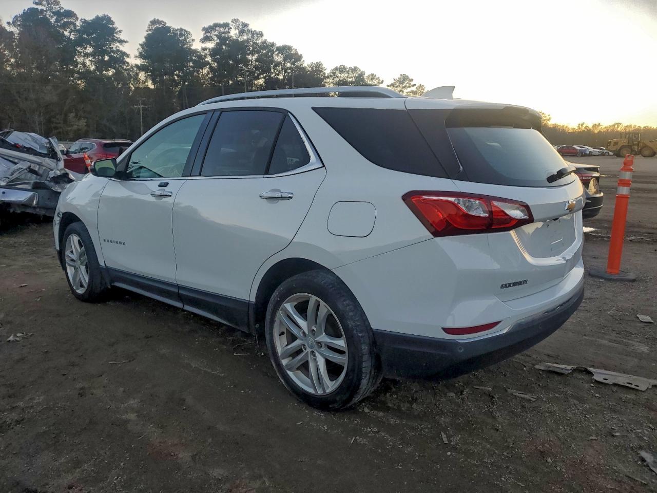 2018 CHEVROLET EQUINOX PREMIER photo 2