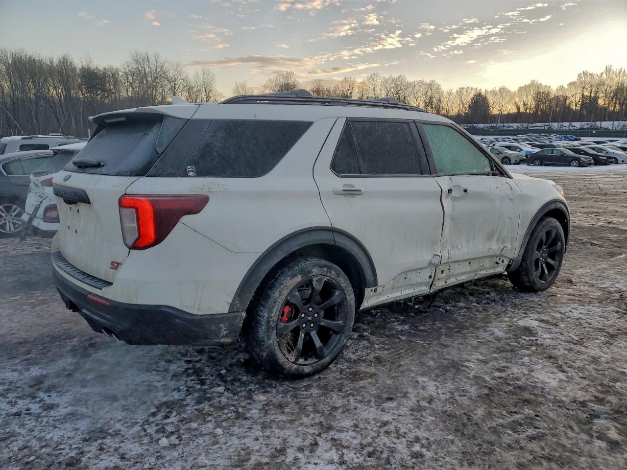2021 FORD EXPLORER ST photo 3
