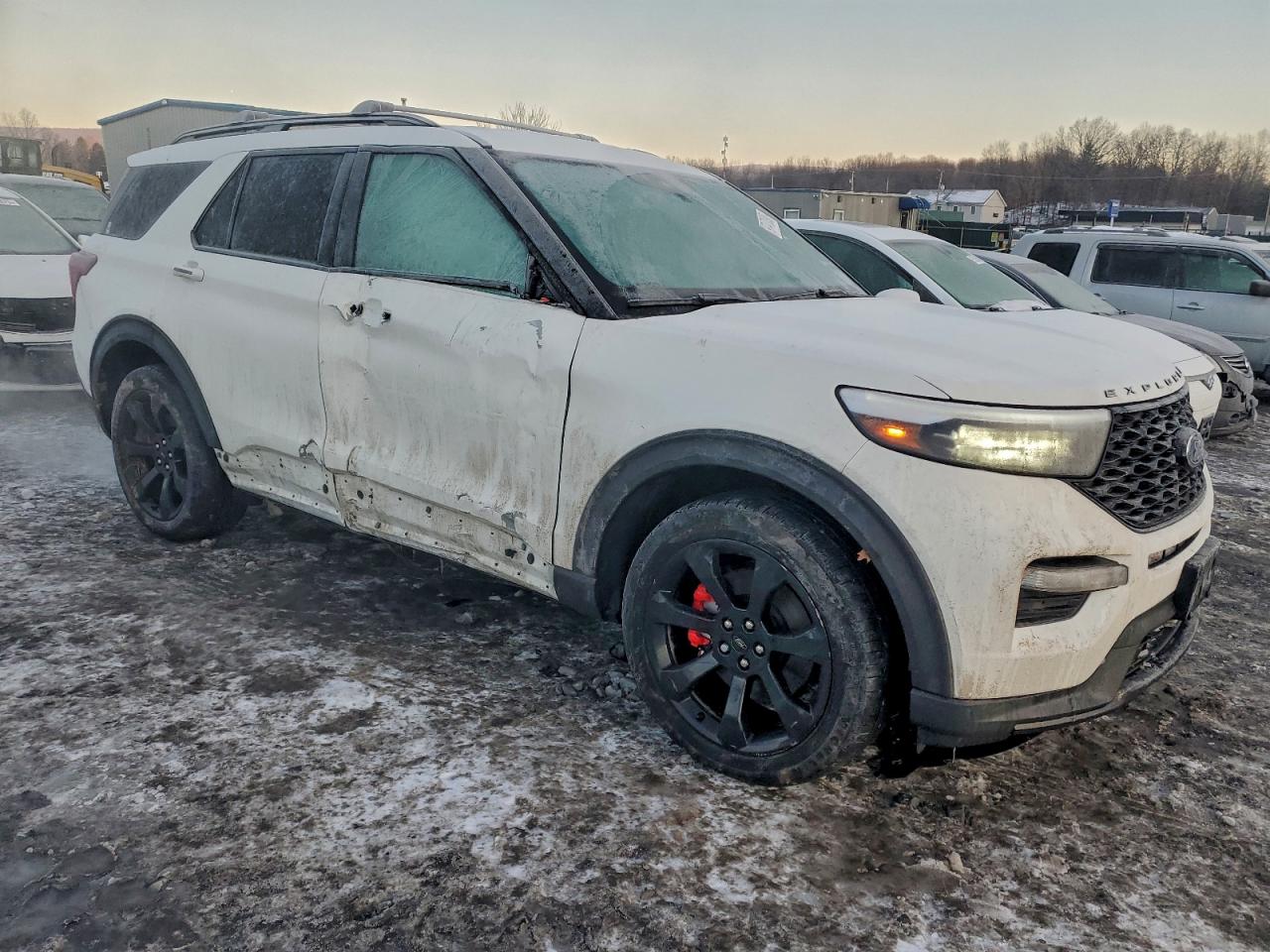 2021 FORD EXPLORER ST photo 4