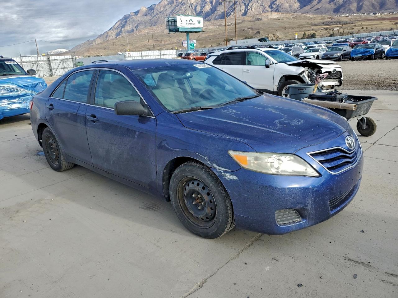 2011 TOYOTA CAMRY BASE photo 4