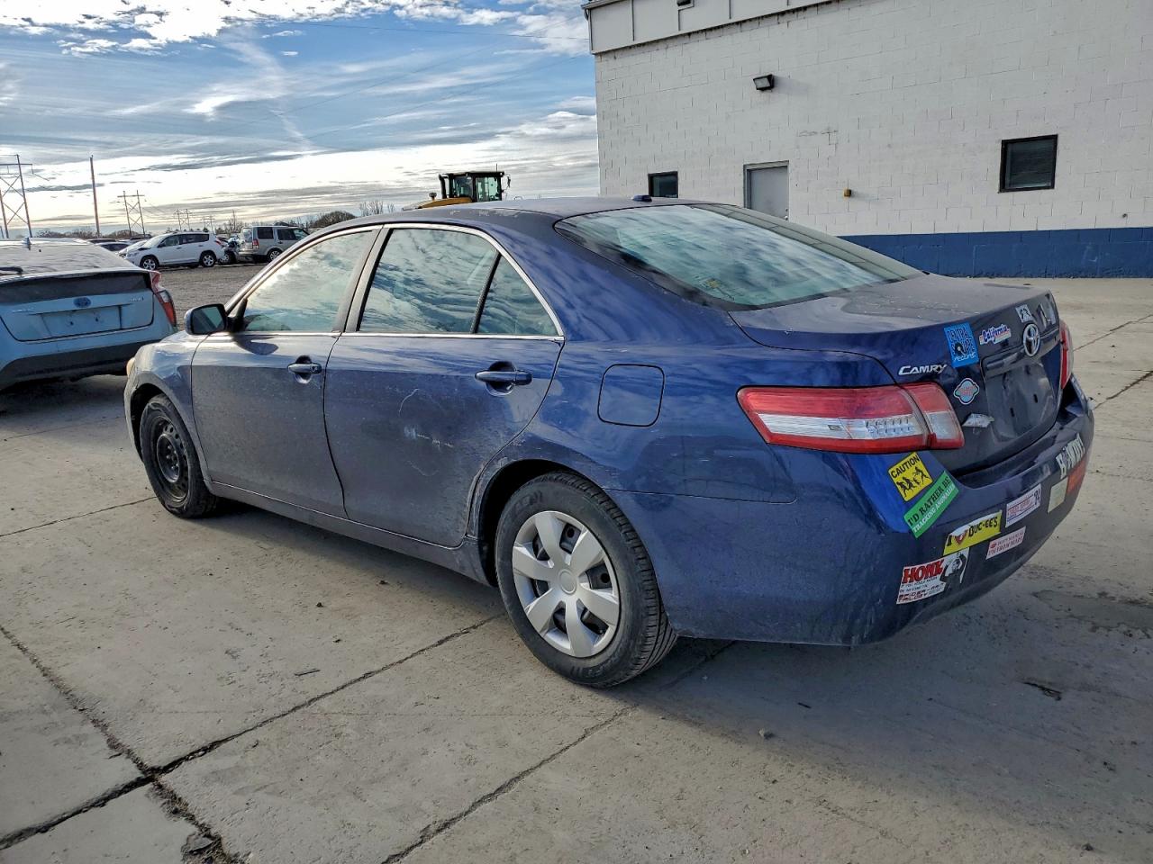 2011 TOYOTA CAMRY BASE photo 2