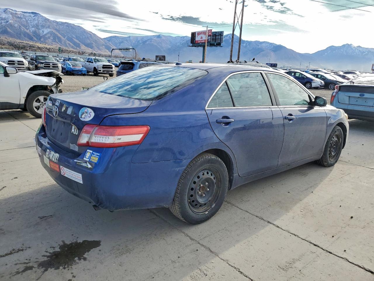 2011 TOYOTA CAMRY BASE photo 3