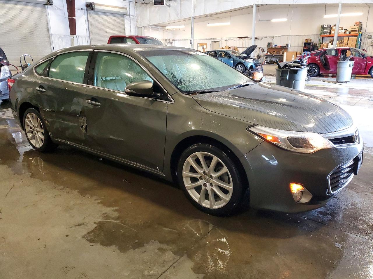 2013 TOYOTA AVALON BASE photo 4