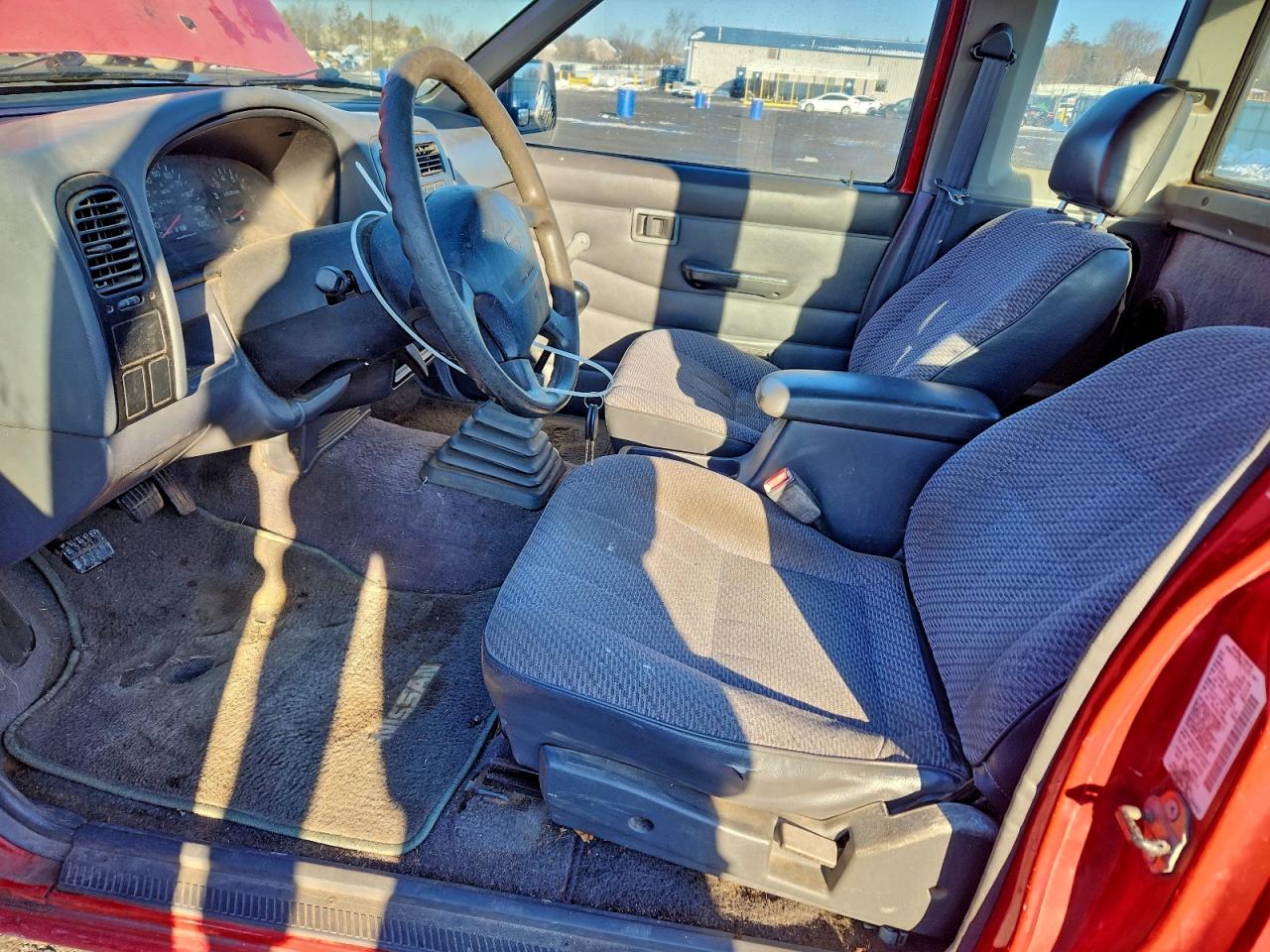 1997 NISSAN TRUCK KING CAB SE photo 7