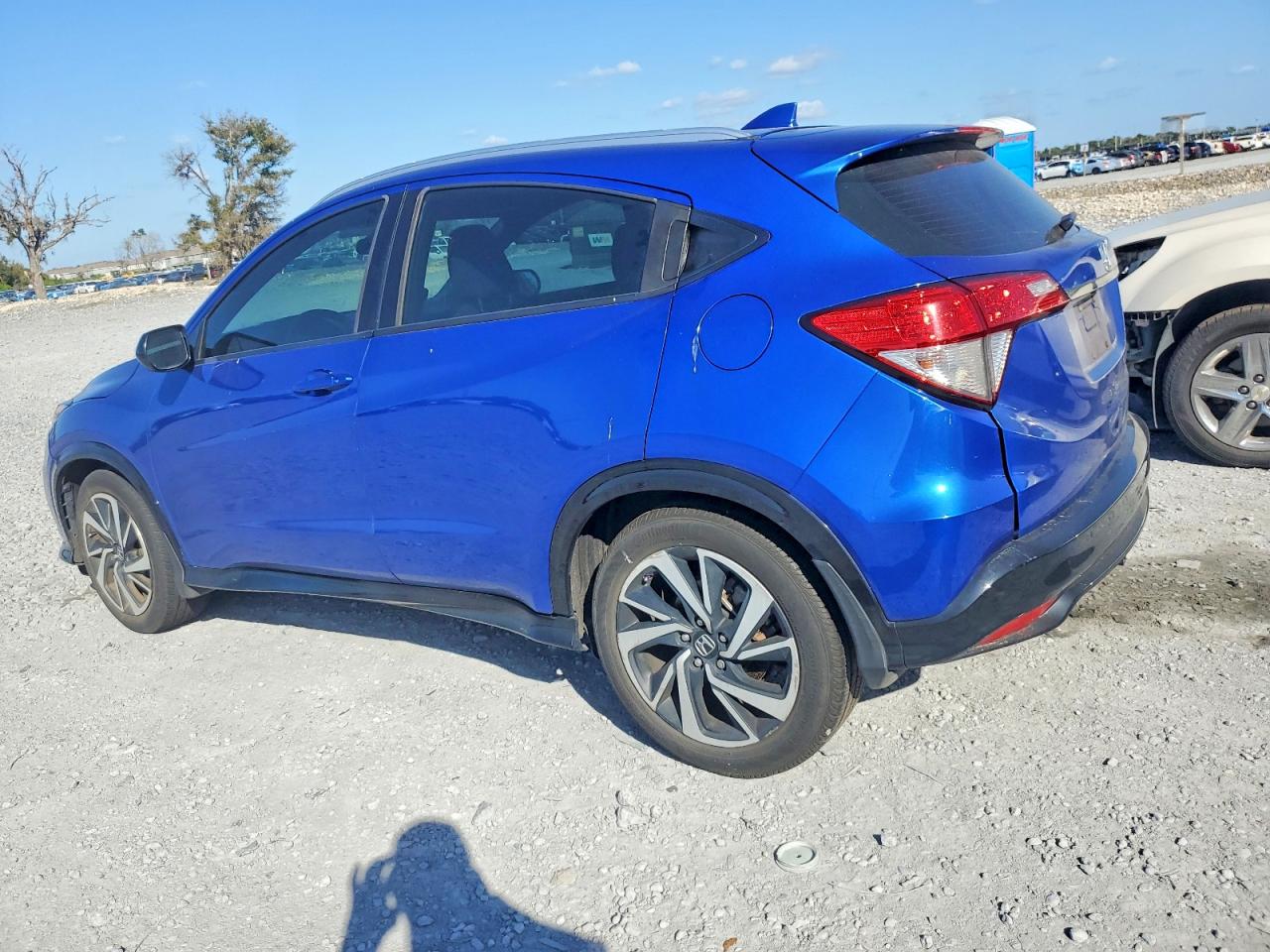 2019 HONDA HR-V SPORT photo 2