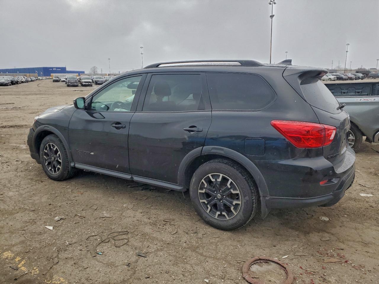 2020 NISSAN PATHFINDER SV photo 2
