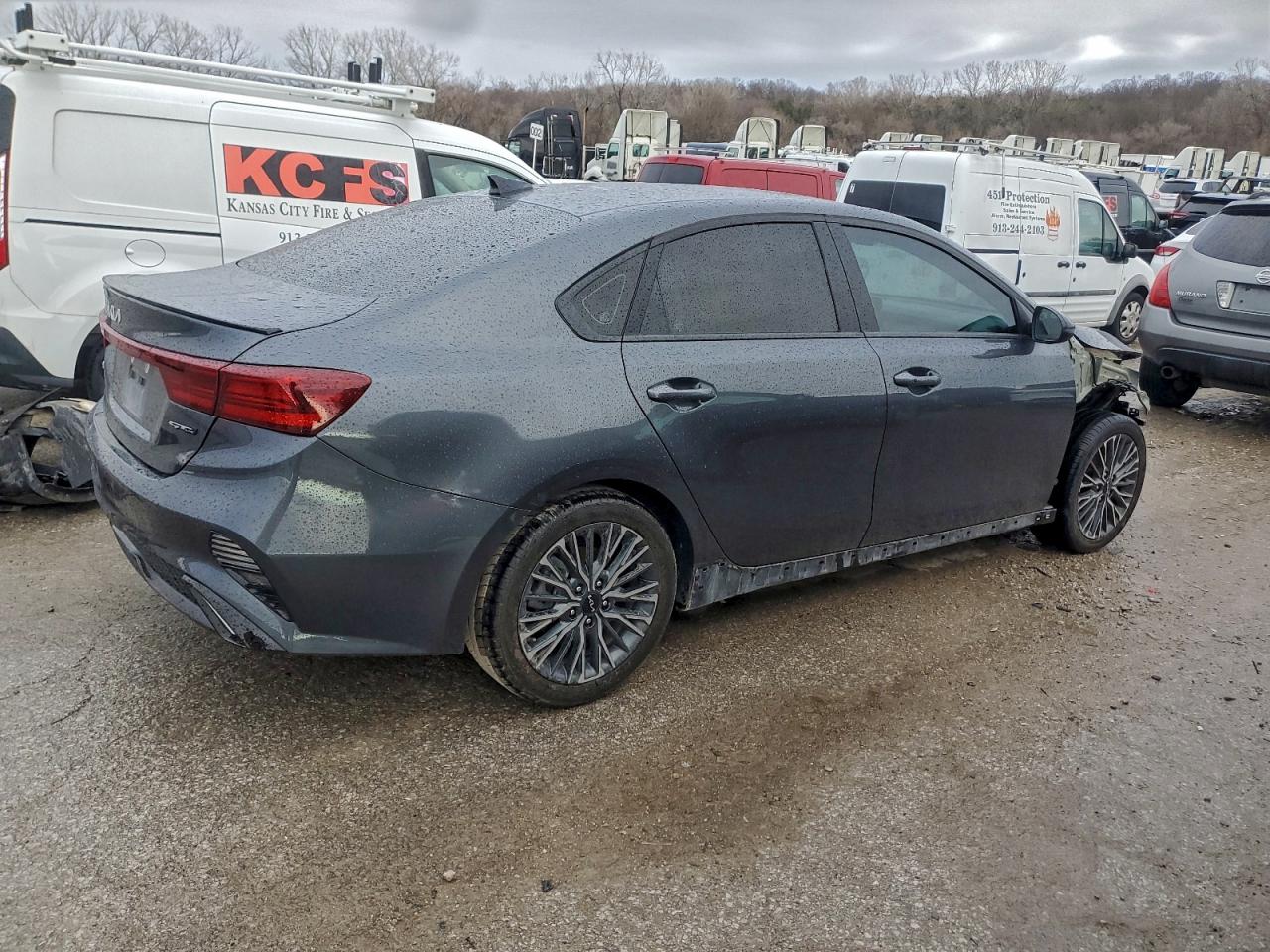 2024 KIA FORTE GT LINE photo 7