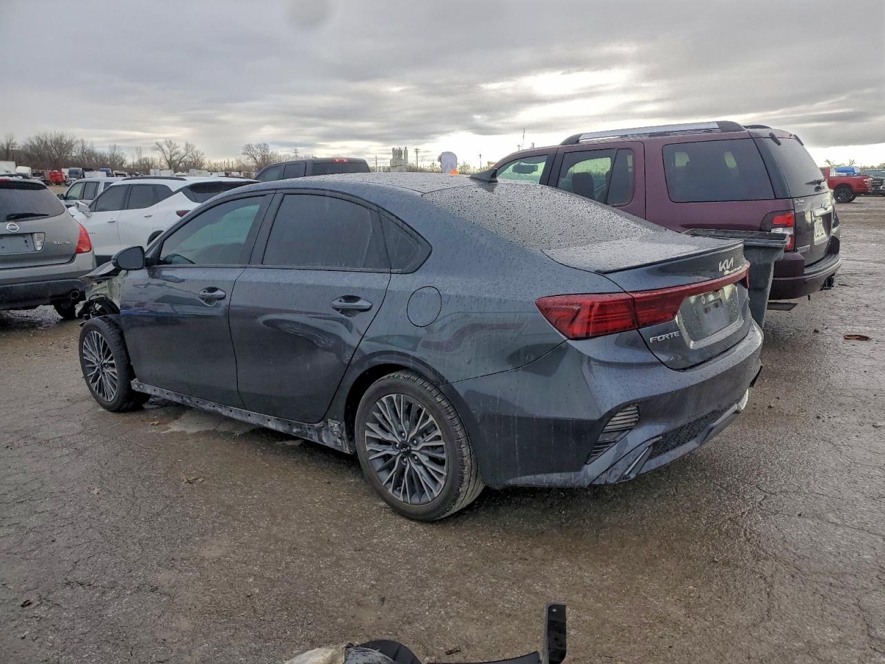 2024 KIA FORTE GT LINE photo 4