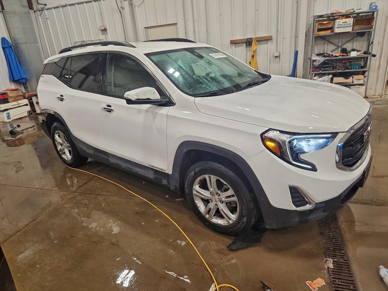2020 GMC TERRAIN SLE photo 4