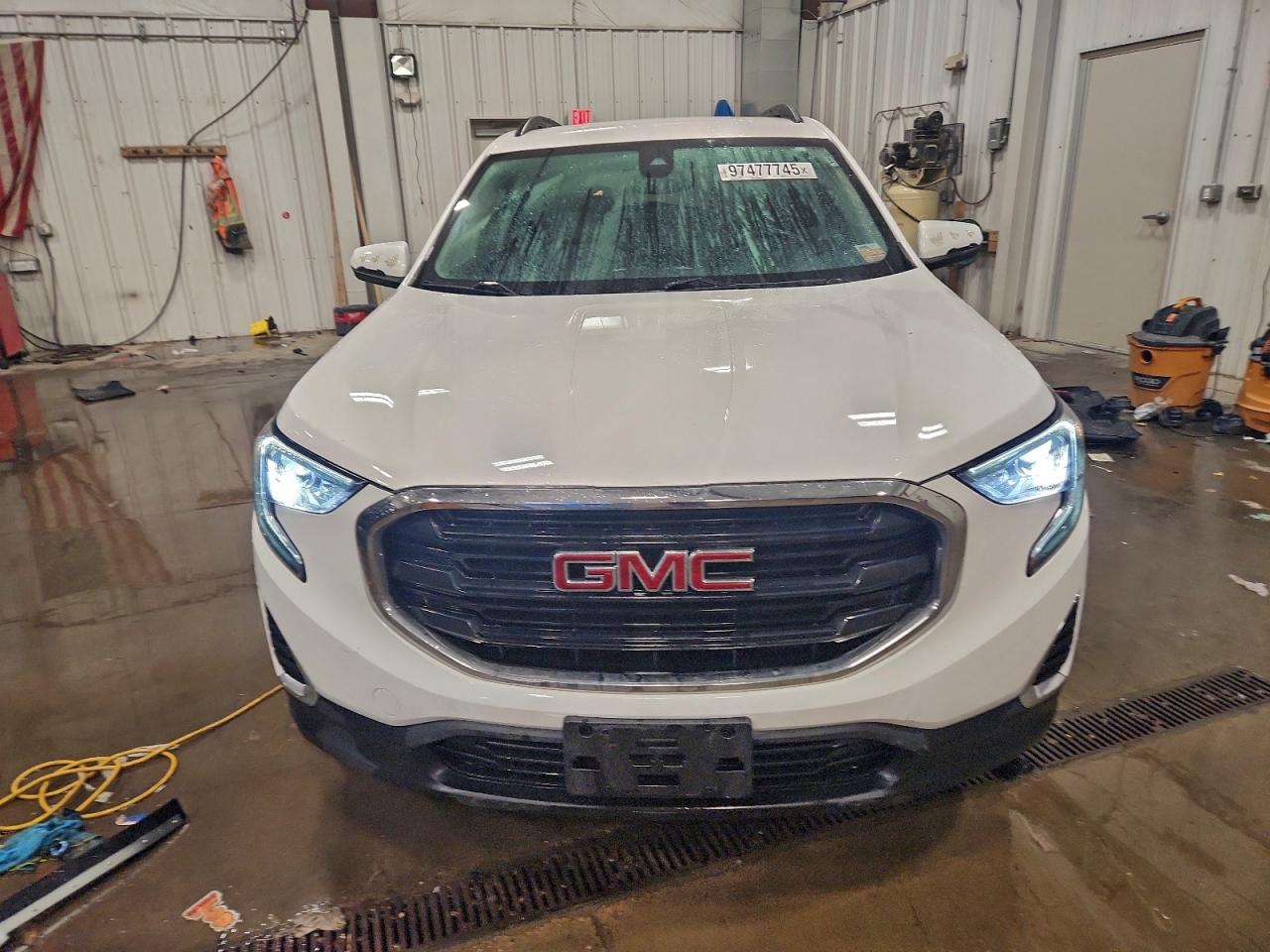 2020 GMC TERRAIN SLE photo 5